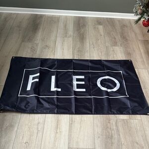 Fleo black & white flag